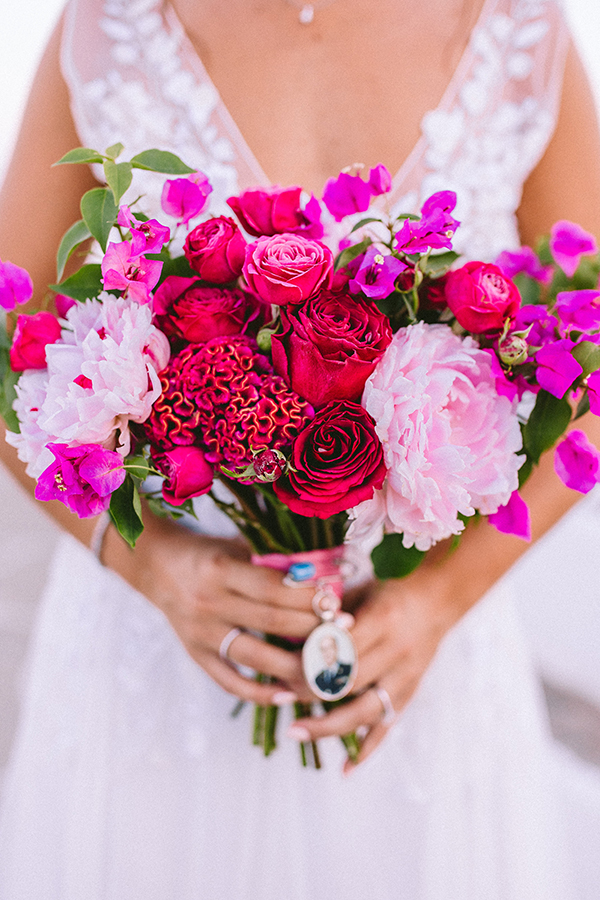 modern-summer-wedding-sifnos-bougainvillea-fuchsia-hues_36x