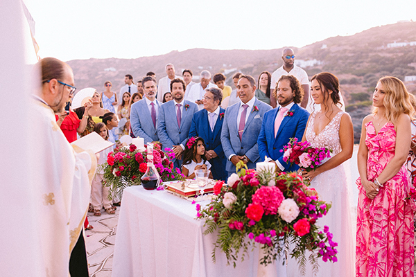 modern-summer-wedding-sifnos-bougainvillea-fuchsia-hues_41