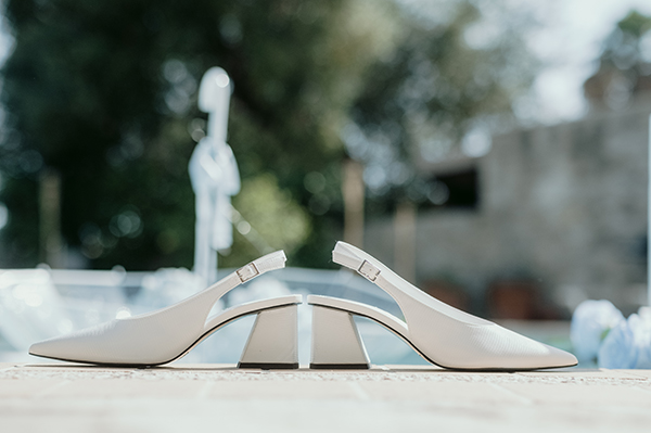 romantic-chic-wedding-halkidiki-white-lycianthus-turquoise-hydrangeas_03x