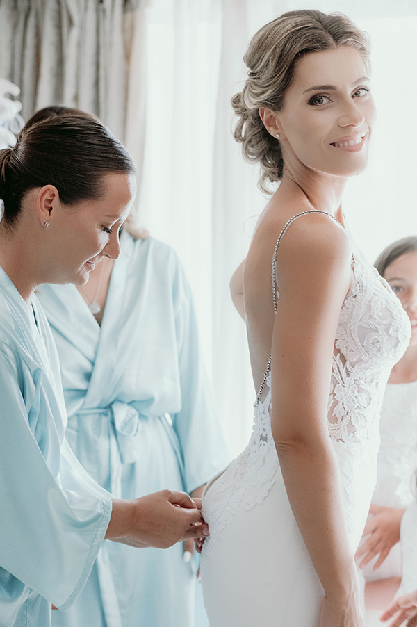 romantic-chic-wedding-halkidiki-white-lycianthus-turquoise-hydrangeas_10