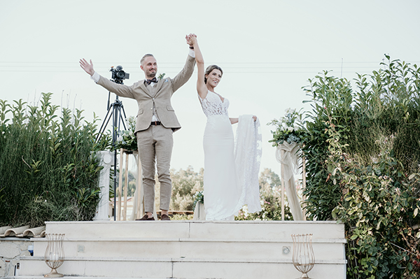 romantic-chic-wedding-halkidiki-white-lycianthus-turquoise-hydrangeas_29