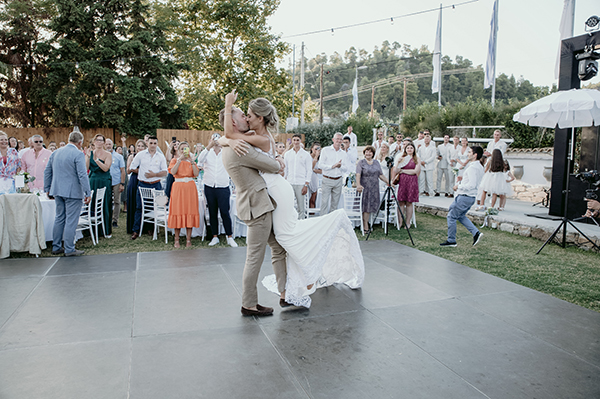 romantic-chic-wedding-halkidiki-white-lycianthus-turquoise-hydrangeas_33