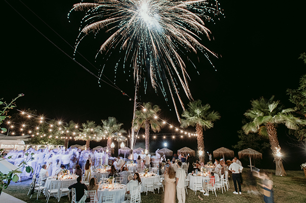 romantic-chic-wedding-halkidiki-white-lycianthus-turquoise-hydrangeas_35