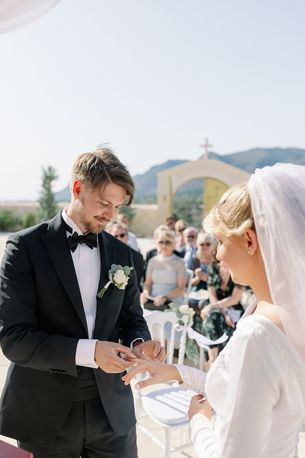 romantic-summer-wedding-chania-lovely-florals-pastel-shades_14