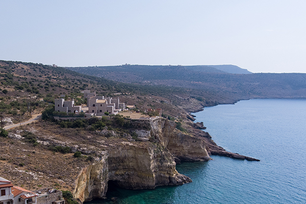 romantic-summer-wedding-mani-white-blooms-olive-leaves_06