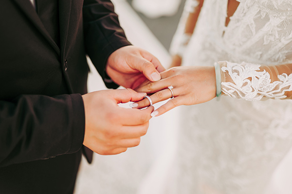utterly-romantic-wedding-athina-luxury-suites-santorini_10
