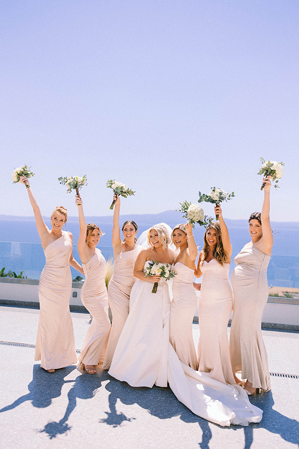 utterly-romantic-wedding-kalamata-lovely-white-florals-gold-touches_09