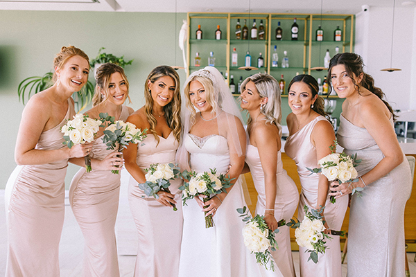 utterly-romantic-wedding-kalamata-lovely-white-florals-gold-touches_10