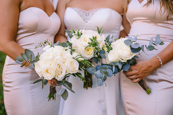 utterly-romantic-wedding-kalamata-lovely-white-florals-gold-touches_10x