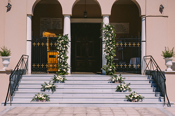 utterly-romantic-wedding-kalamata-lovely-white-florals-gold-touches_16