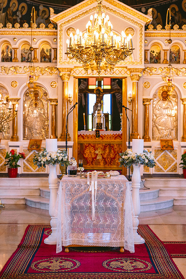 utterly-romantic-wedding-kalamata-lovely-white-florals-gold-touches_20