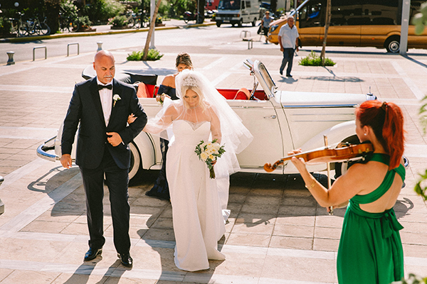 utterly-romantic-wedding-kalamata-lovely-white-florals-gold-touches_23