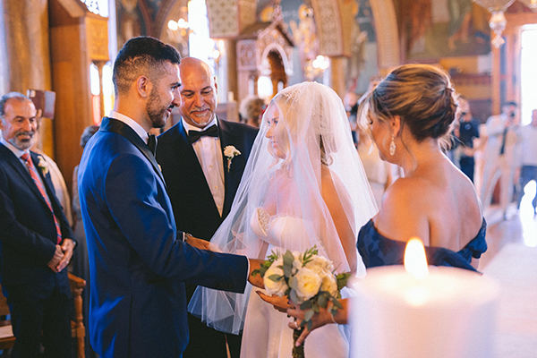 utterly-romantic-wedding-kalamata-lovely-white-florals-gold-touches_25