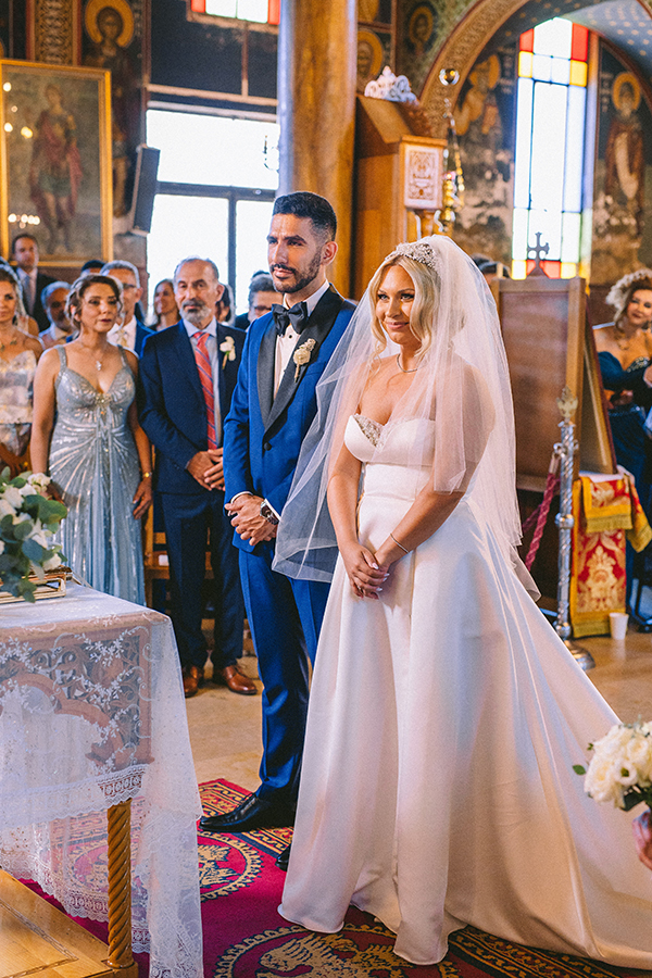 utterly-romantic-wedding-kalamata-lovely-white-florals-gold-touches_26