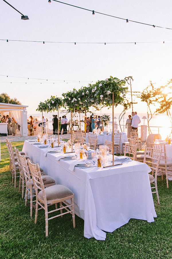utterly-romantic-wedding-kalamata-lovely-white-florals-gold-touches_34