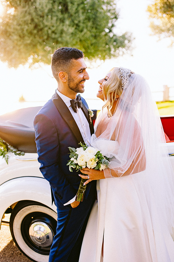 utterly-romantic-wedding-kalamata-lovely-white-florals-gold-touches_38