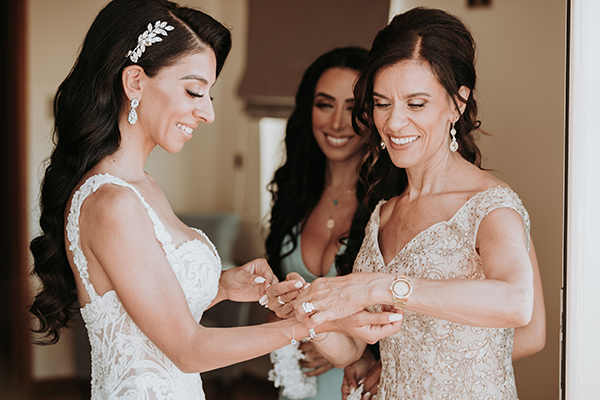 chic-summer-wedding-chania-romantic-peonies-hydrangeas_03