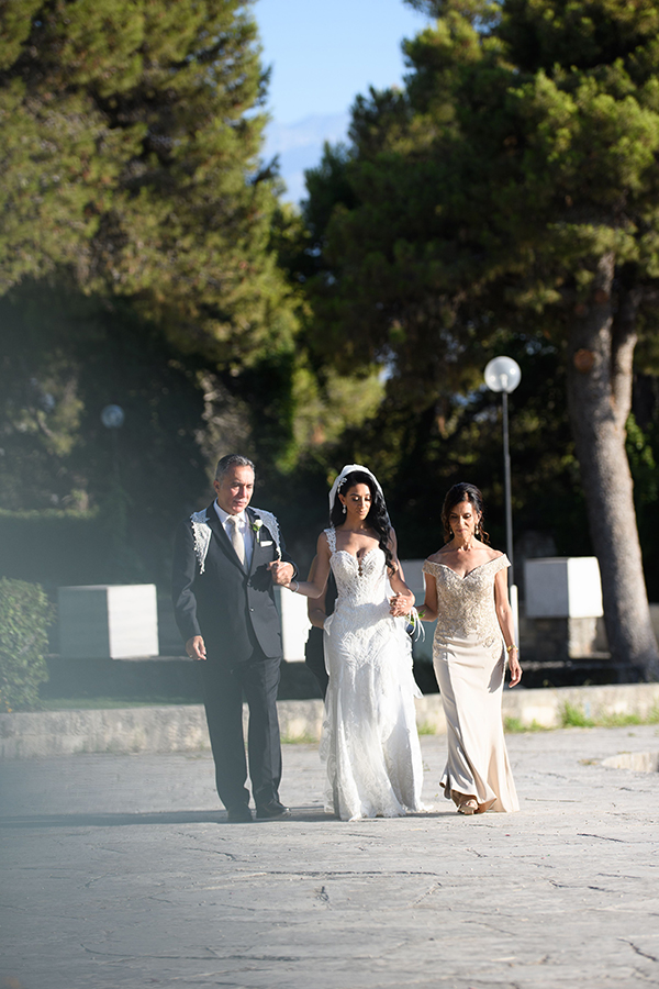 chic-summer-wedding-chania-romantic-peonies-hydrangeas_13x