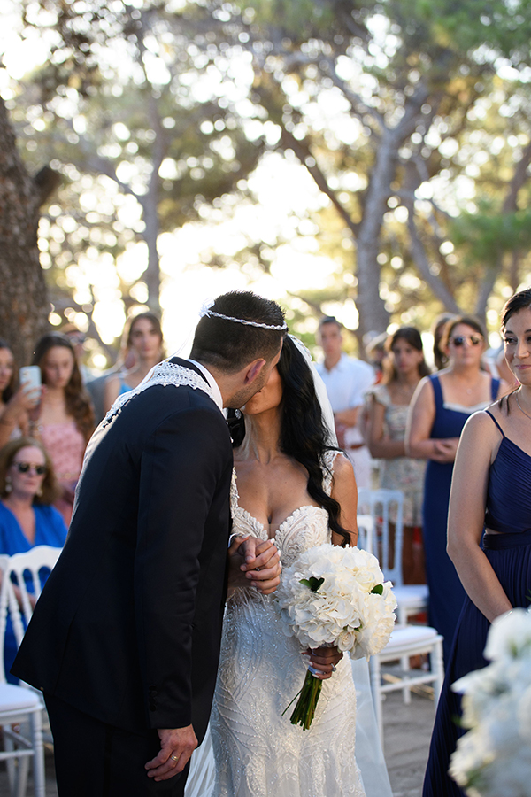 chic-summer-wedding-chania-romantic-peonies-hydrangeas_17x