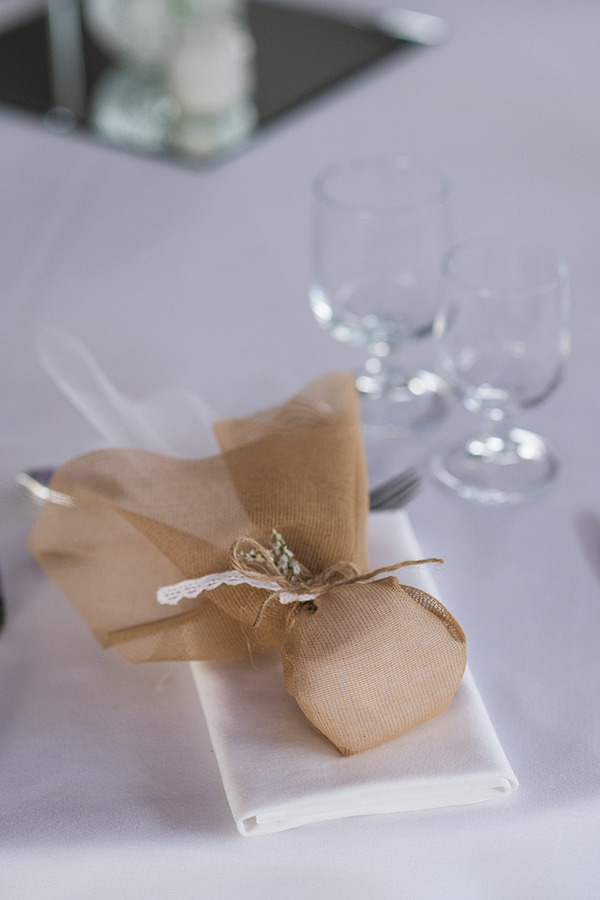 classically-romantic-wedding-athens-with-beautiful-florals_29