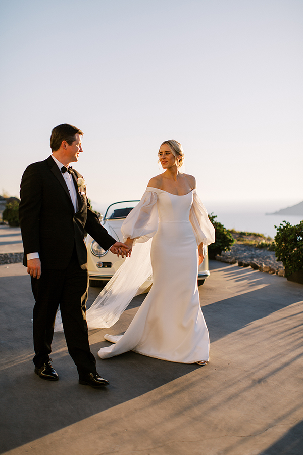 elegant-fall-wedding-santorini-gorgeous-white-orchids-roses_01x