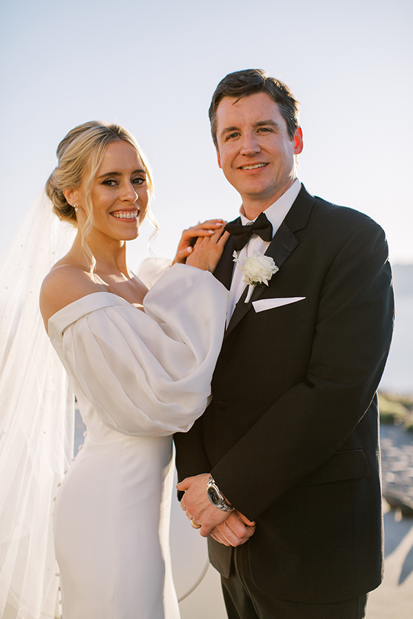 elegant-fall-wedding-santorini-gorgeous-white-orchids-roses_02x