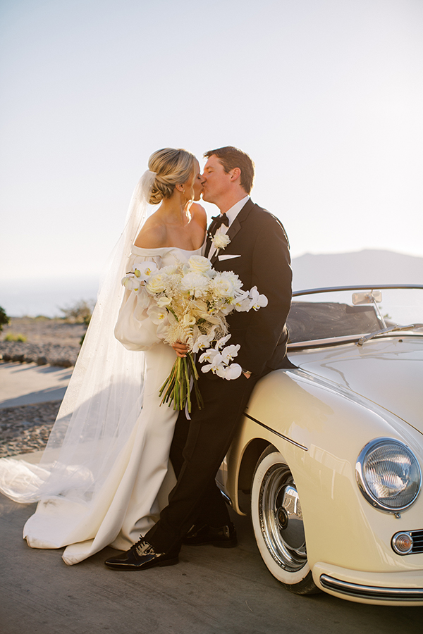 elegant-fall-wedding-santorini-gorgeous-white-orchids-roses_25