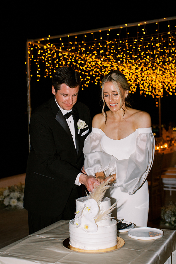 elegant-fall-wedding-santorini-gorgeous-white-orchids-roses_30