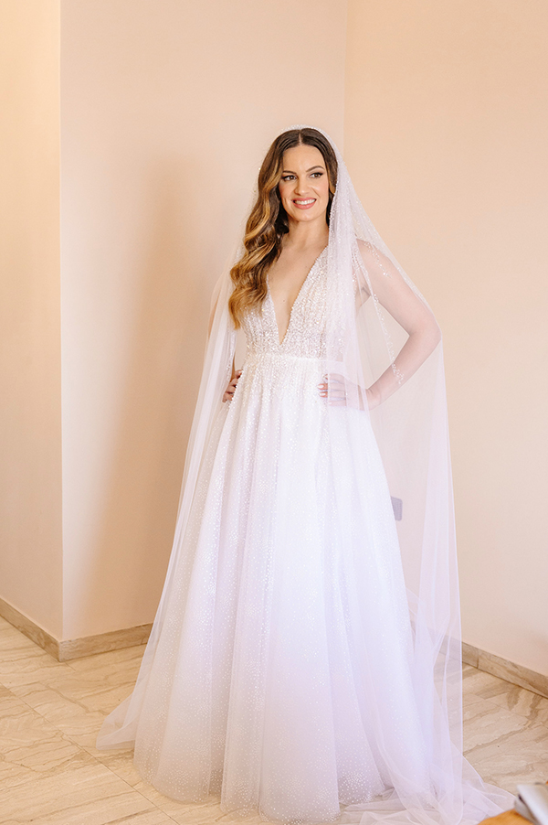 gorgeous-fall-wedding-galazia-akti-pretty-white-hyndrangeas_08