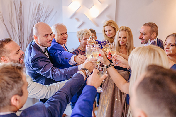 gorgeous-fall-wedding-galazia-akti-pretty-white-hyndrangeas_12