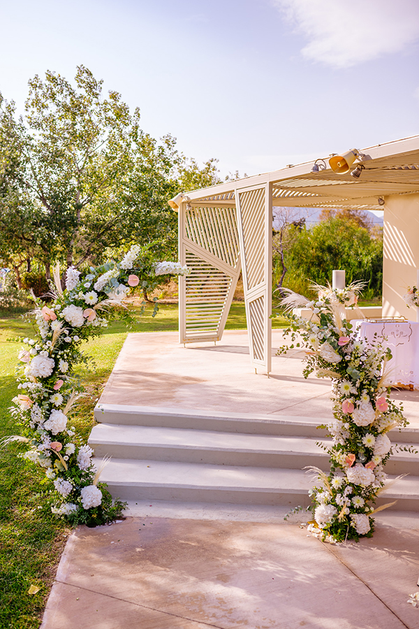 gorgeous-fall-wedding-galazia-akti-pretty-white-hyndrangeas_18