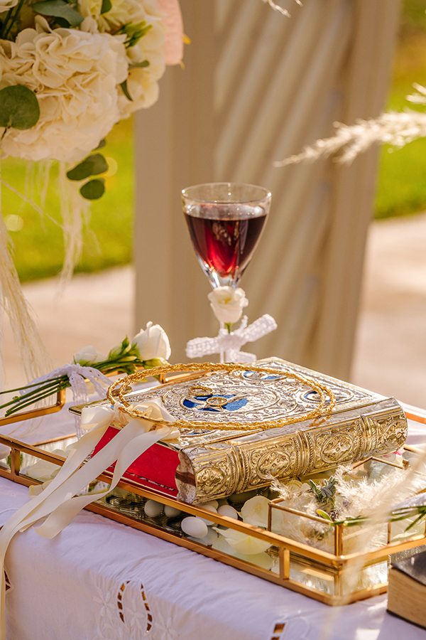 gorgeous-fall-wedding-galazia-akti-pretty-white-hyndrangeas_19x