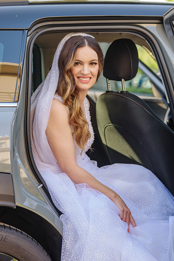 gorgeous-fall-wedding-galazia-akti-pretty-white-hyndrangeas_21