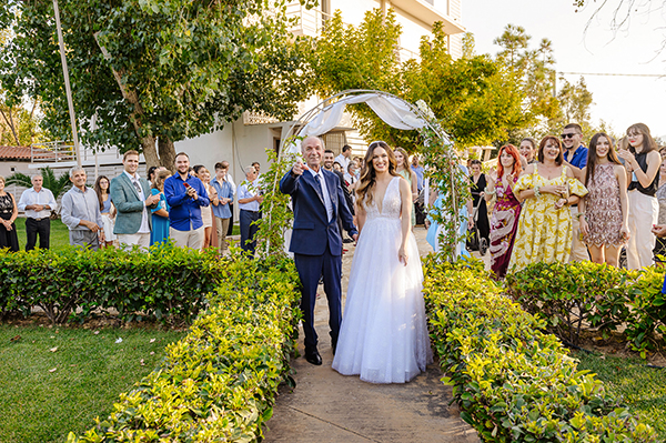 gorgeous-fall-wedding-galazia-akti-pretty-white-hyndrangeas_22