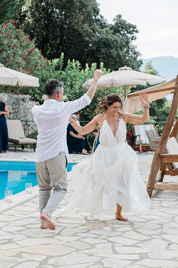 intimate-summer-wedding-meganisi-pampas-grass-olive-leaves_10