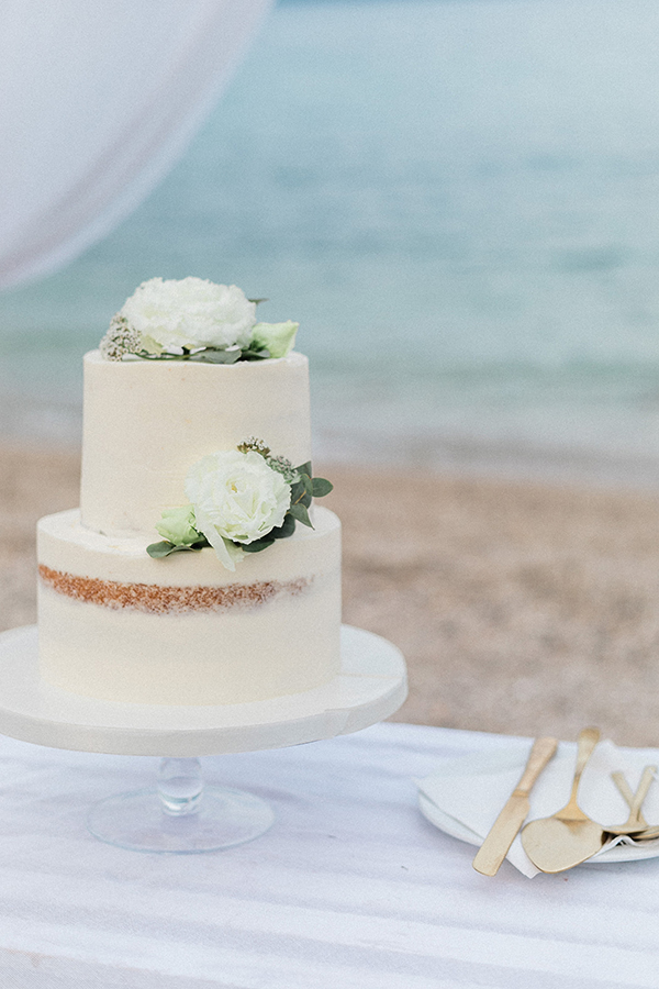 lovely-beach-wedding-breath-of-zorbas-lefkada-fresh-white-florals_34