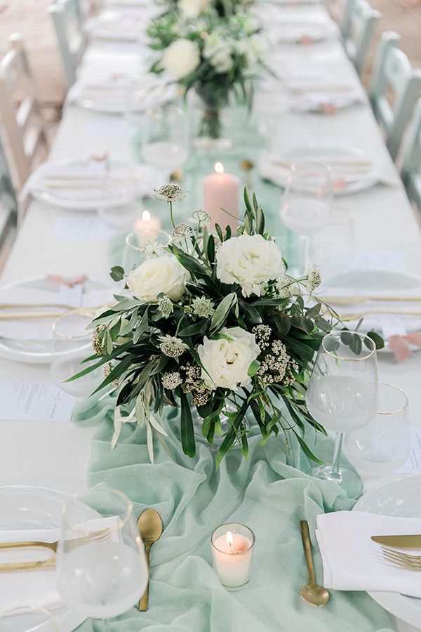 lovely-beach-wedding-breath-of-zorbas-lefkada-fresh-white-florals_39