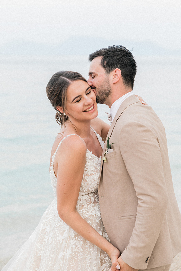 lovely-beach-wedding-breath-of-zorbas-lefkada-fresh-white-florals_42x