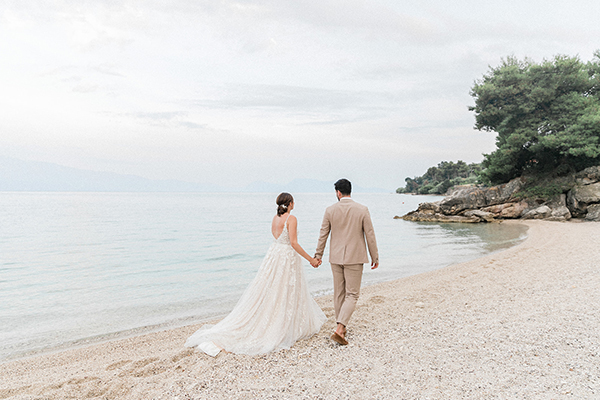 lovely-beach-wedding-breath-of-zorbas-lefkada-fresh-white-florals_46