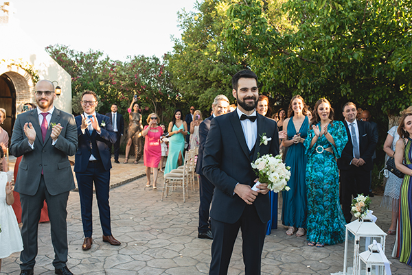 lovely-summer-wedding-wine-museum-athens-romantic-florals-soft-tones_13