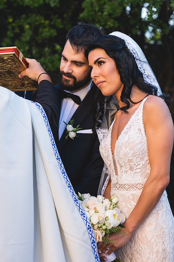 lovely-summer-wedding-wine-museum-athens-romantic-florals-soft-tones_17