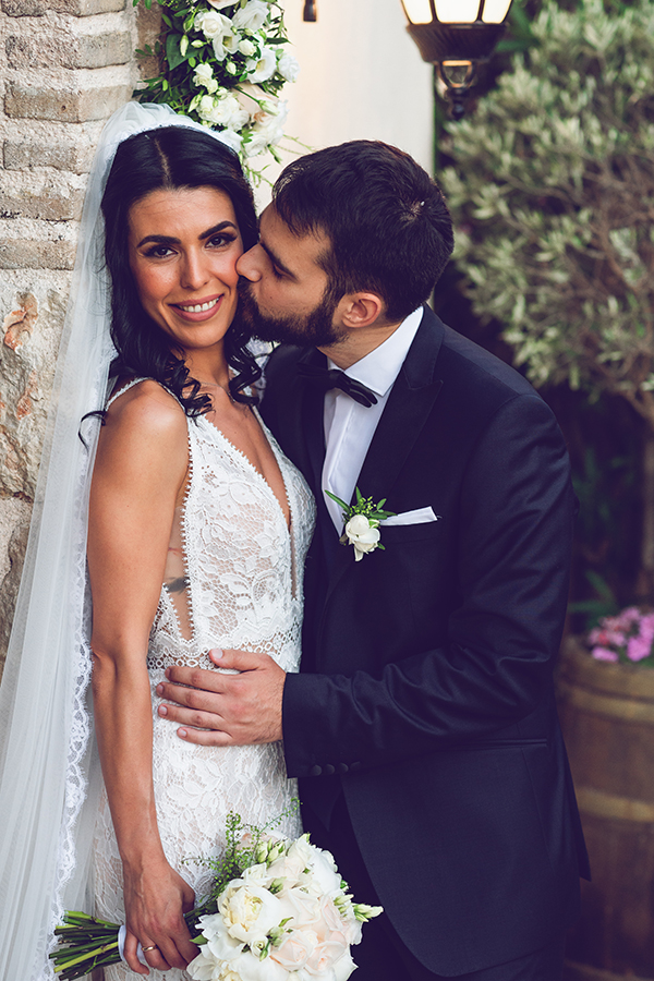 lovely-summer-wedding-wine-museum-athens-romantic-florals-soft-tones_20