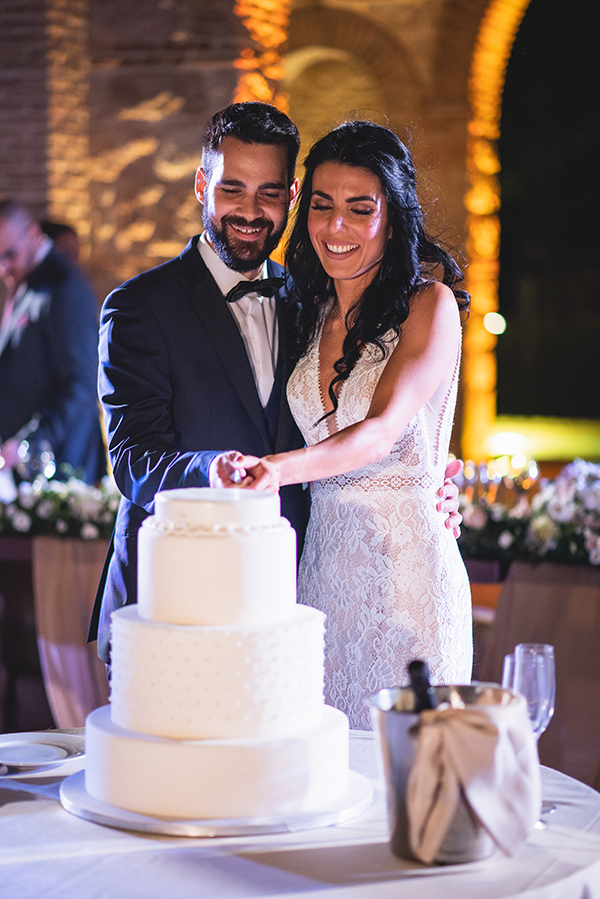 lovely-summer-wedding-wine-museum-athens-romantic-florals-soft-tones_24