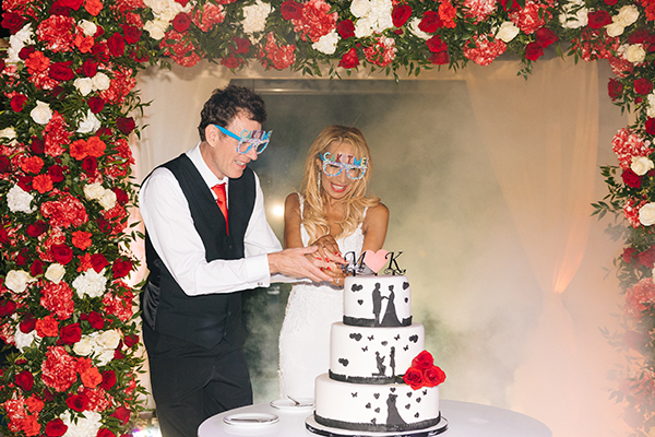 luxurious-red-white-wedding-santorini-stunning-florals_17