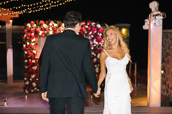 luxurious-red-white-wedding-santorini-stunning-florals_18