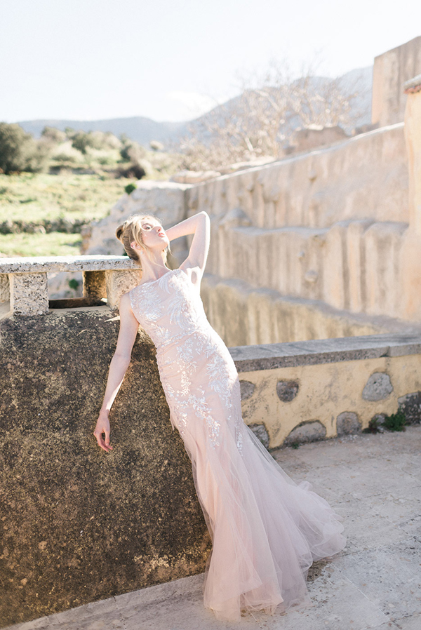 ombre-wedding-inspiration-crete-impressive-florals-vivid-shades_07x