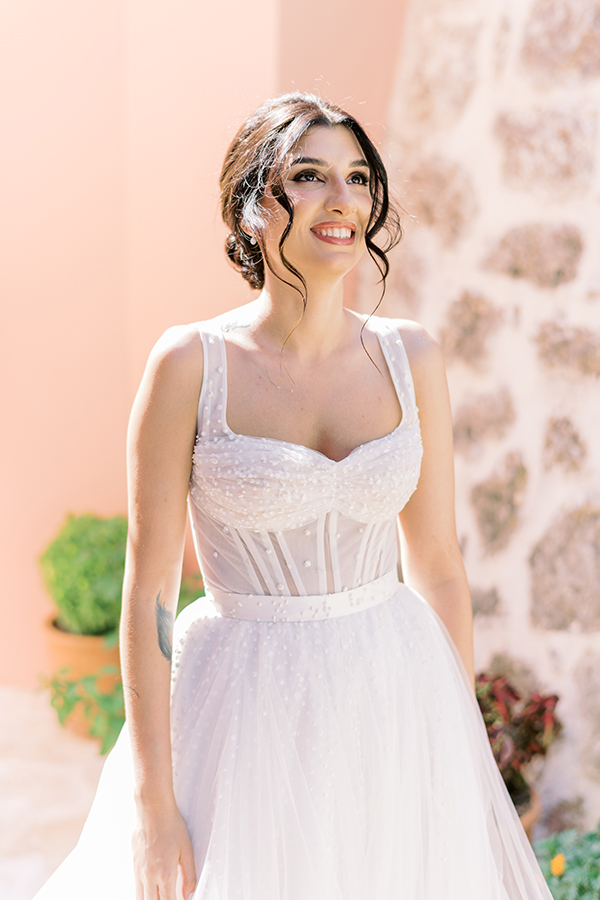 romantic-chic-wedding-corfu-peach-light-blue-blooms_07x