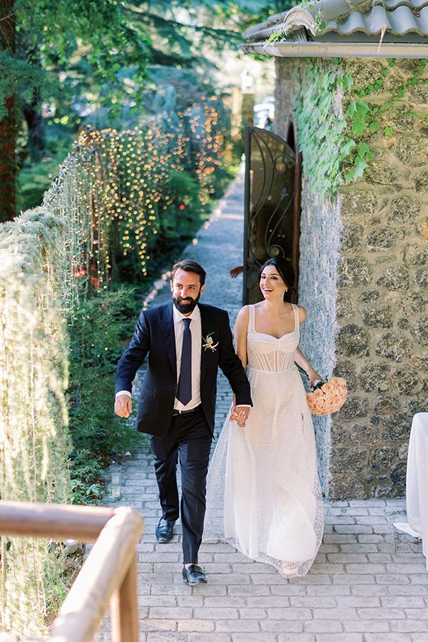 romantic-chic-wedding-corfu-peach-light-blue-blooms_33