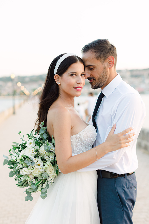 romantic-summer-wedding-kefalonia-white-blooms-rustic-flair_04