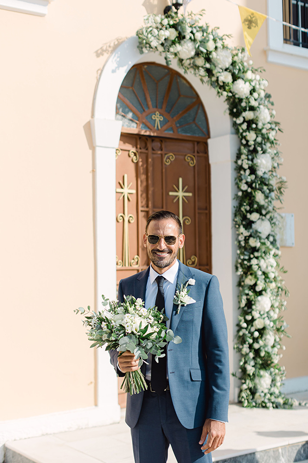 romantic-summer-wedding-kefalonia-white-blooms-rustic-flair_19